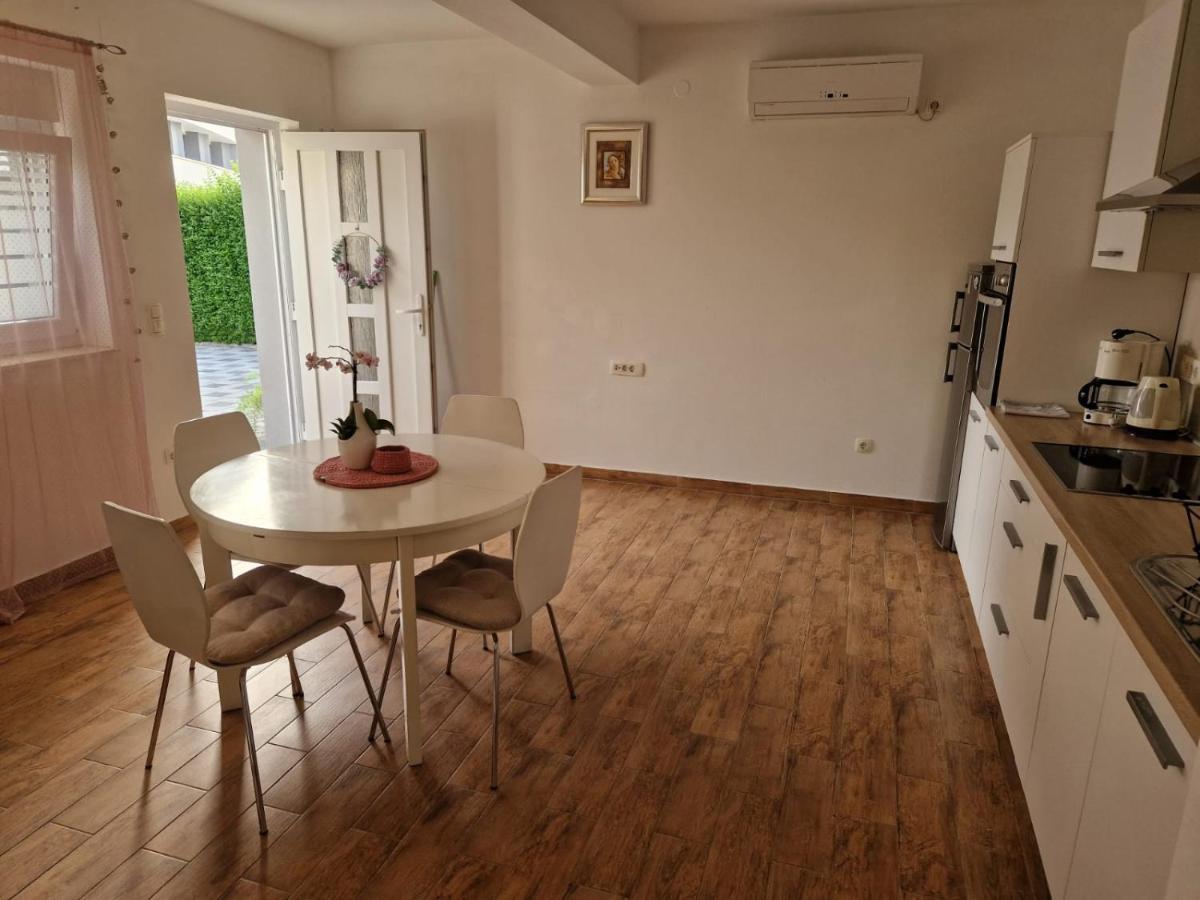 Apartment Dome Biograd Na Moru Exterior foto